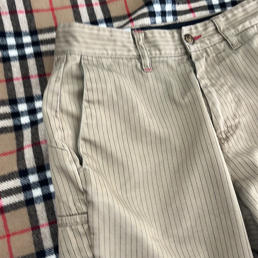 Volcom shorts - Picture 9 of 10